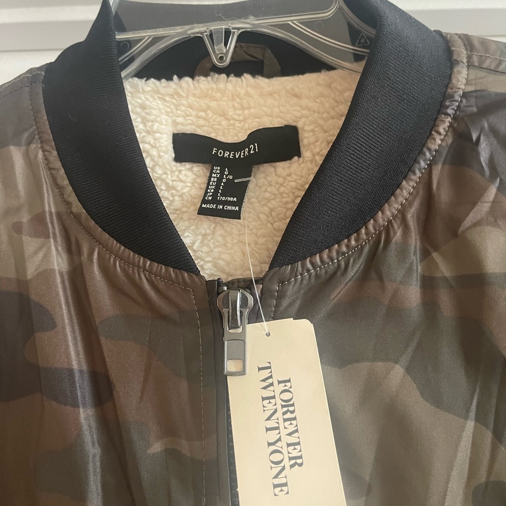 Bomber jacket - Picture 2 of 9